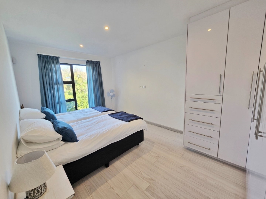 7 Bedroom Property for Sale in Kingfisher Creek Western Cape